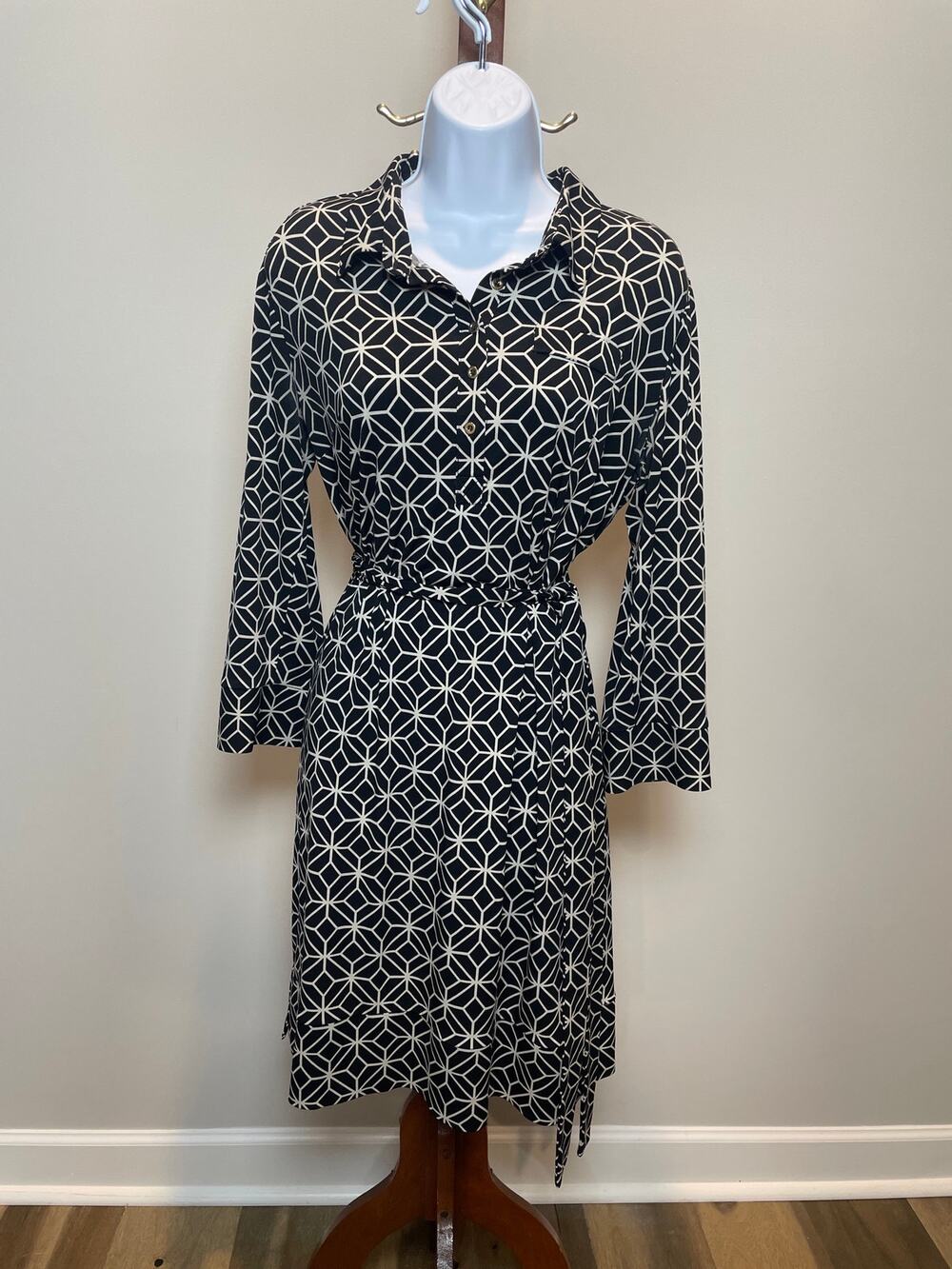 Donna Morgan Size 12 Collared Long Sleeve Dress Black & White Geometric Pattern
